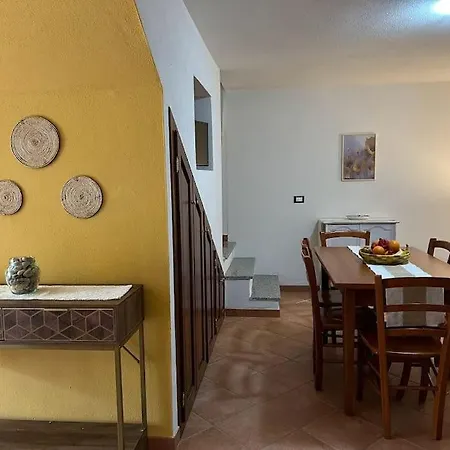 Domo Su Neulache App Giallo - Sos Alinos Apartment Cala Liberotto