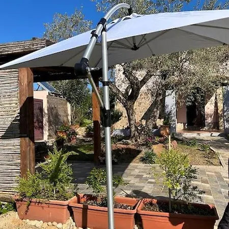 Domo Su Neulache App Giallo - Sos Alinos Apartment